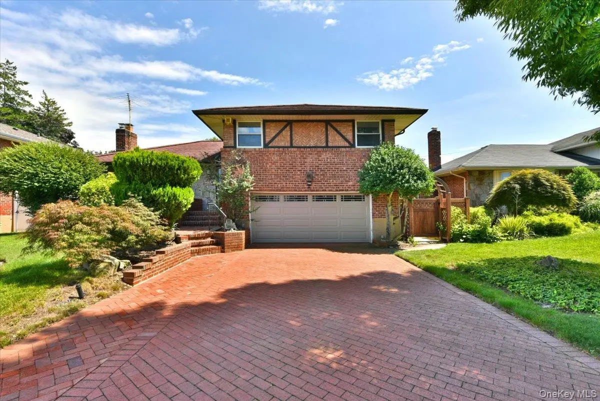 12 Leonard Road, Syosset, NY 11791 - #1