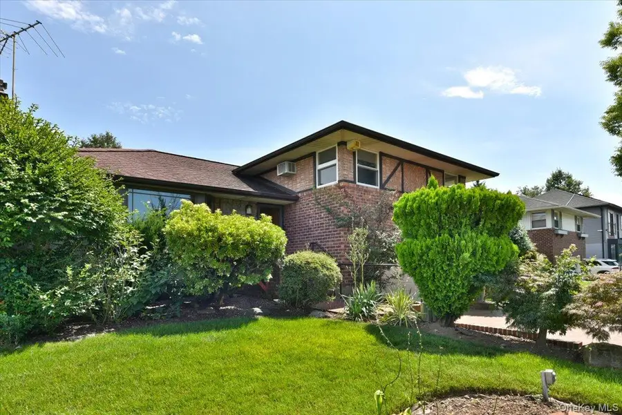12 Leonard Road, Syosset, NY 11791 - #2