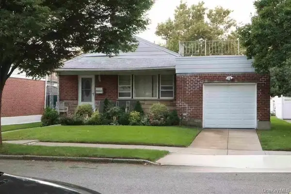 Address Withheld By Seller, Fresh Meadows, NY 11365