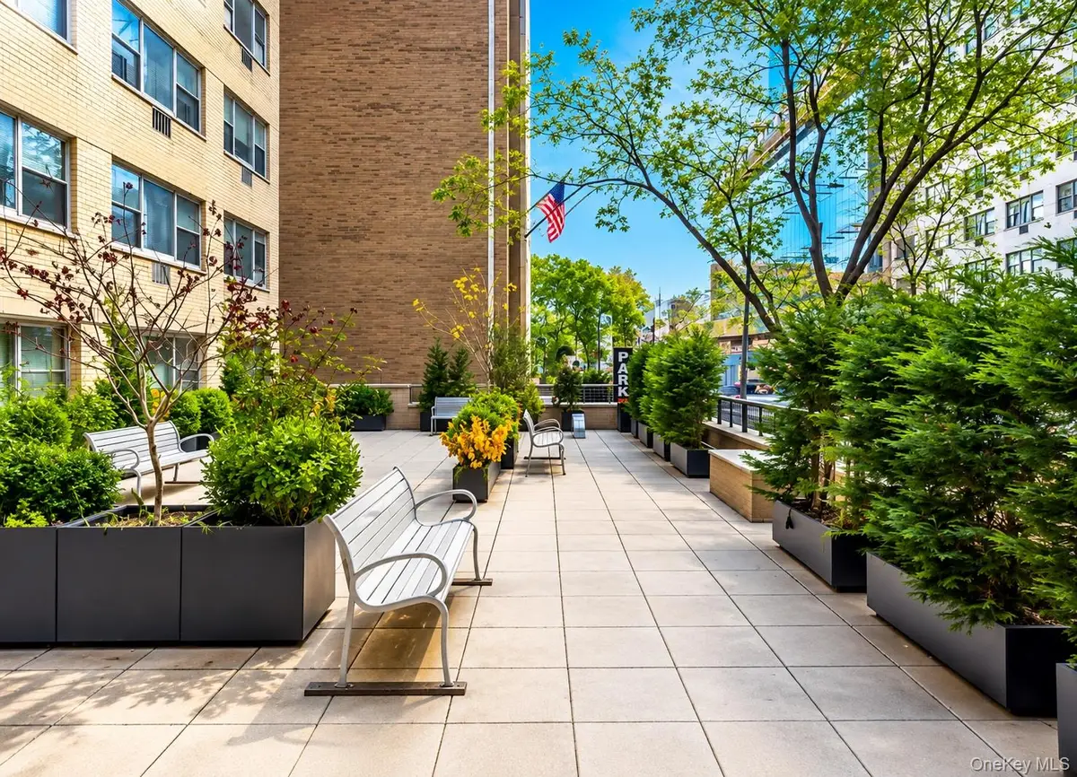 333 E 46th Street #10E, Manhattan, NY 10017 - #1