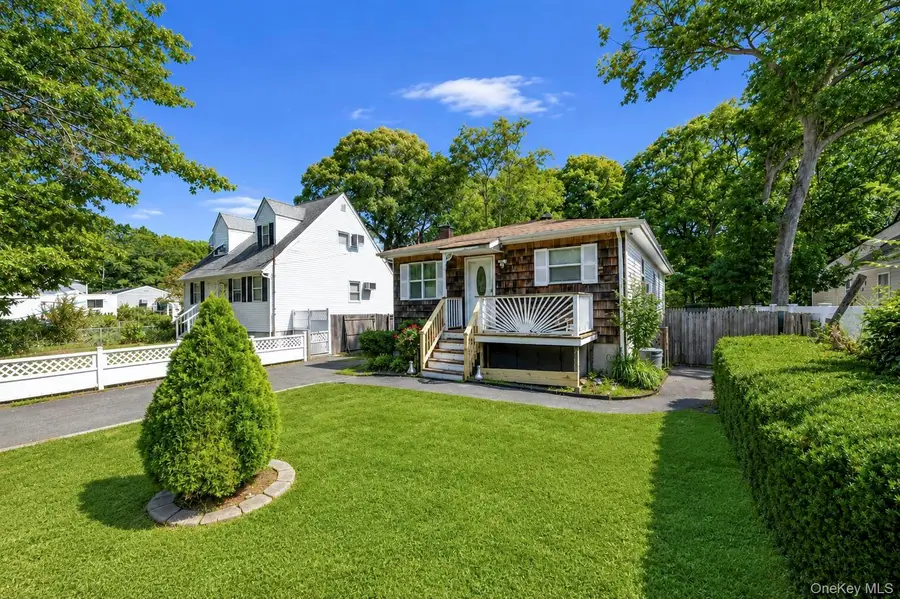 166 Auborn Avenue, Shirley, NY 11967 - #3