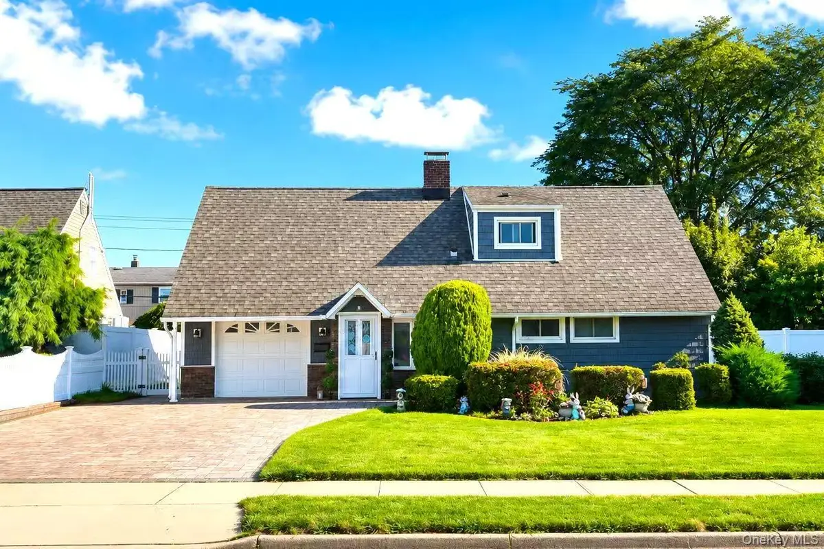 31 Sunrise Lane, Levittown, NY 11756 - #1
