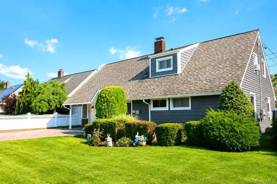 31 Sunrise Lane, Levittown, NY 11756 - #3