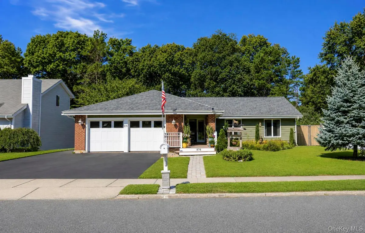876 Greenbelt Parkway W, Holbrook, NY 11741 - #1