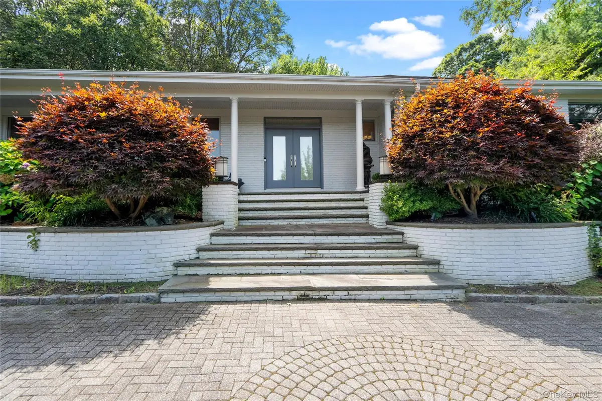 18 Lake Road, Great Neck, NY 11020 - #1