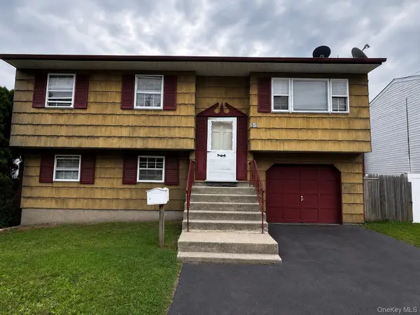 305 10th Avenue, East Northport, NY 11731