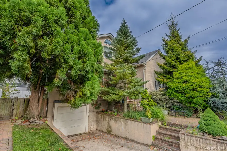 319 Frankel Boulevard, Merrick, NY 11566 - #2