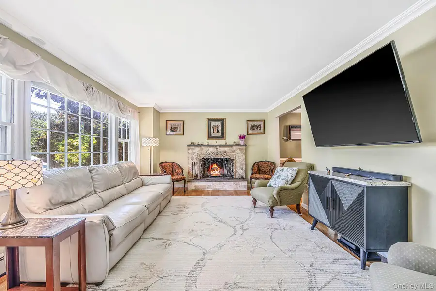 36 Briarwood Drive, Huntington, NY 11743 - #3