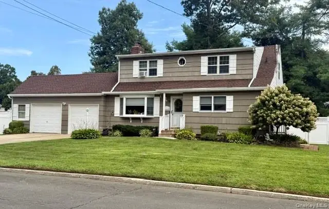 13 Westwood Drive, North Babylon, NY 11703 - #1