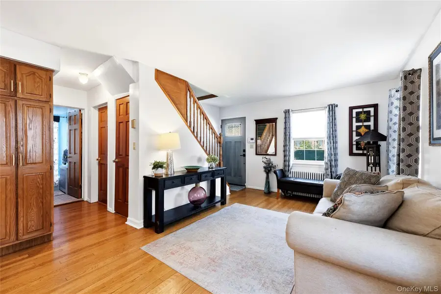 205 Stuart Road, Valley Stream, NY 11581 - #3