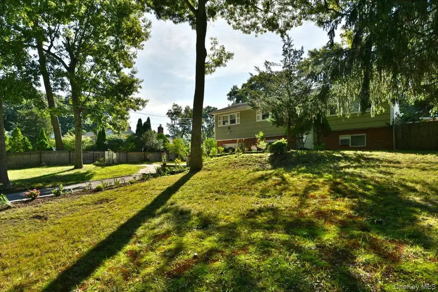 16 Edgar Drive, Smithtown, NY 11787 - #3