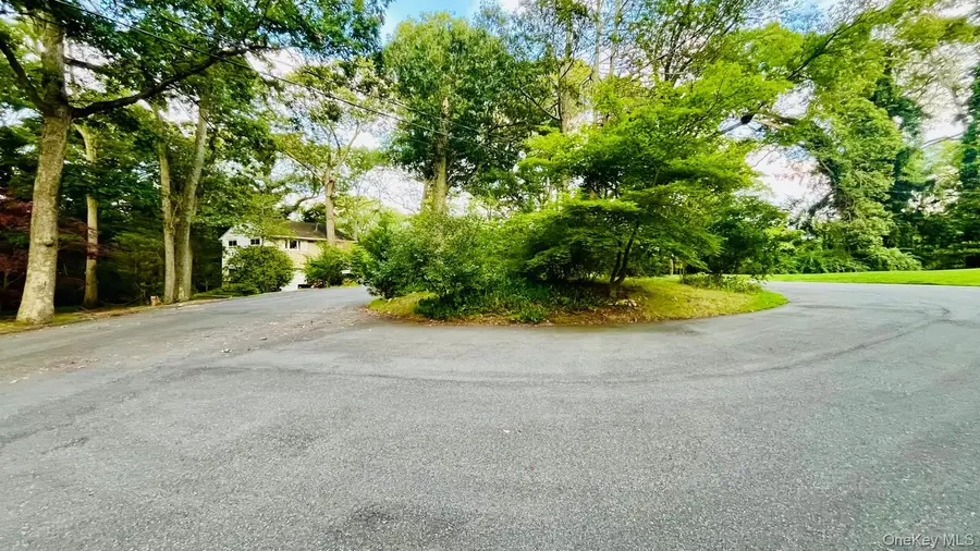 5 Arizona Place, Huntington Station, NY 11746 - #2