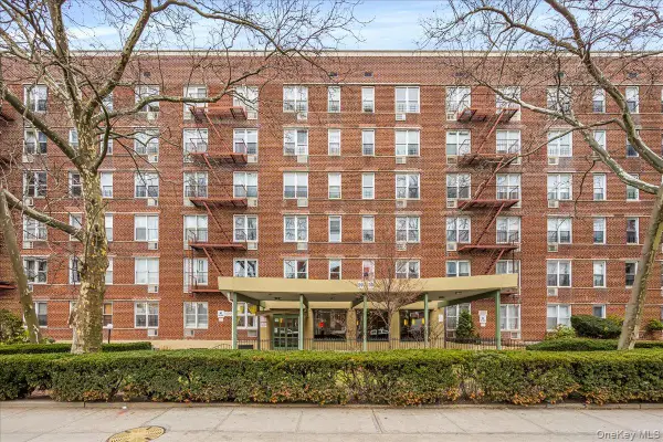 59-30 108th Street #5G, Corona, NY 11368