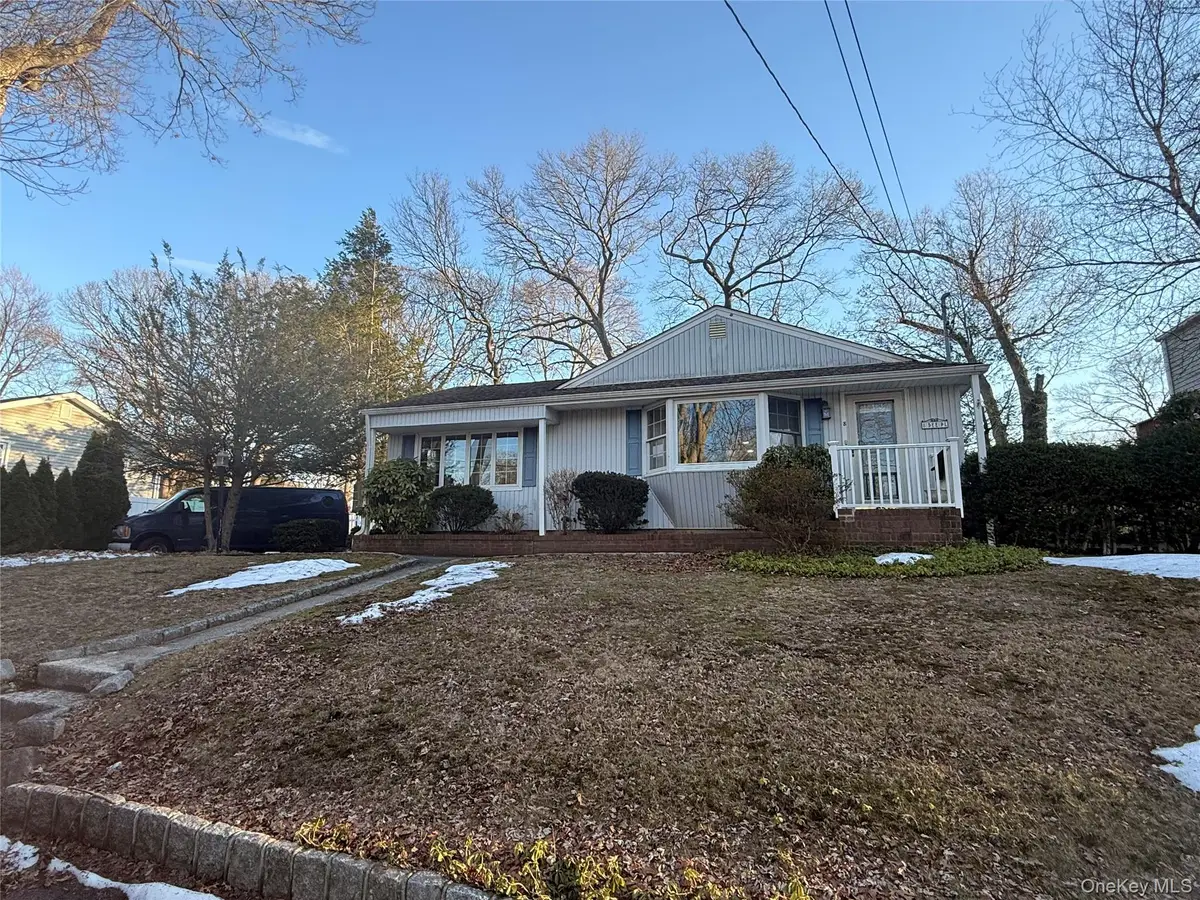 8 Dee, Huntington Station, NY 11746 - #1