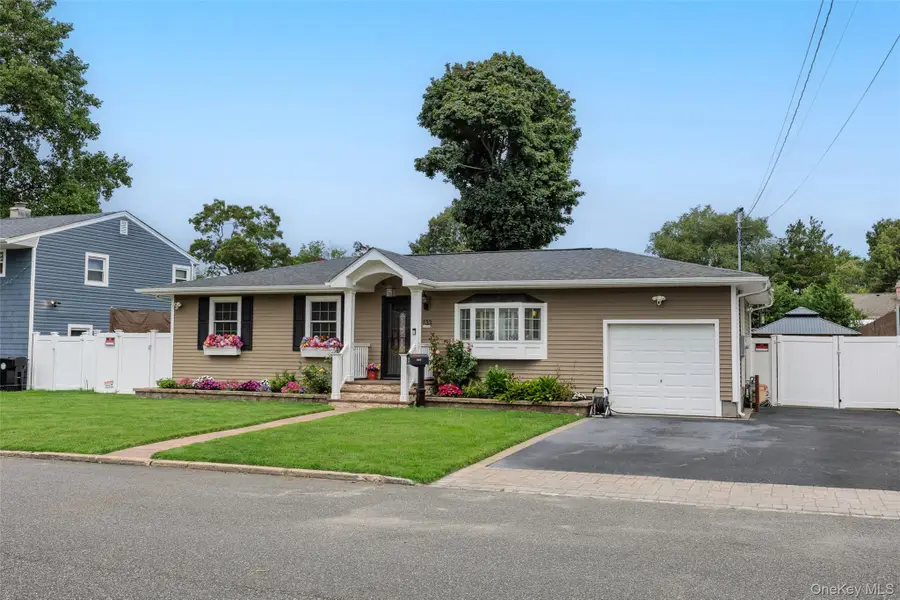 133 Missouri Avenue, Bay Shore, NY 11706 - #2