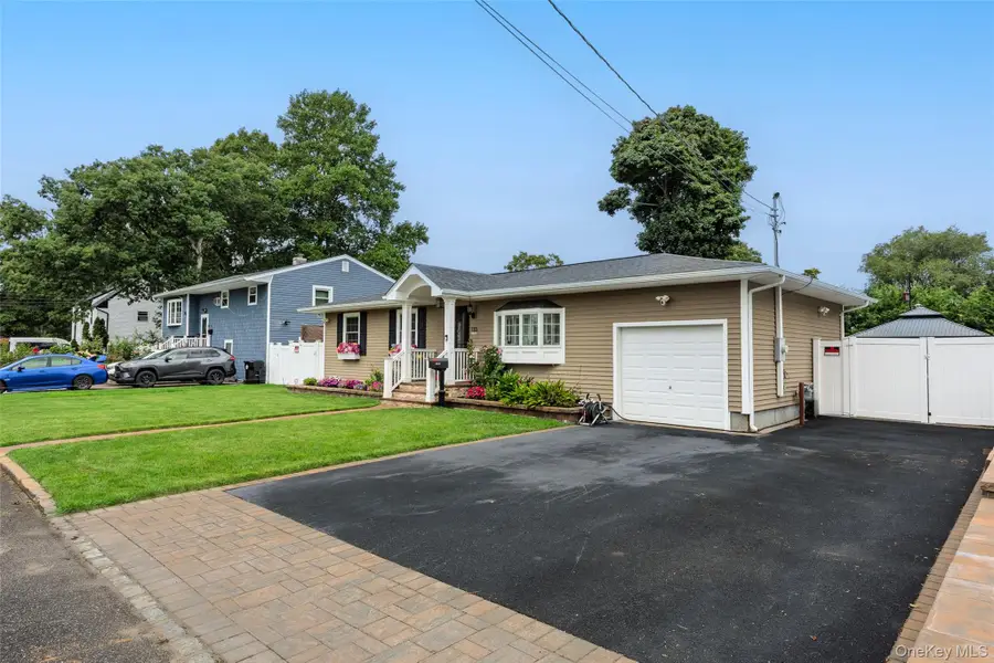 133 Missouri Avenue, Bay Shore, NY 11706 - #3