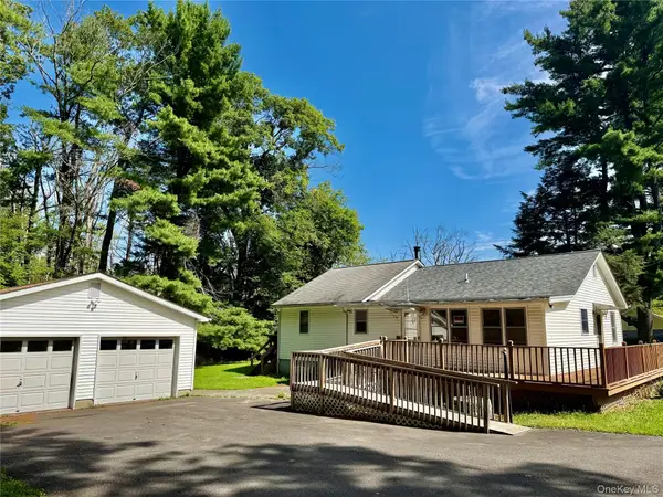 132 Grossi Lane, Pine Bush, NY 12566