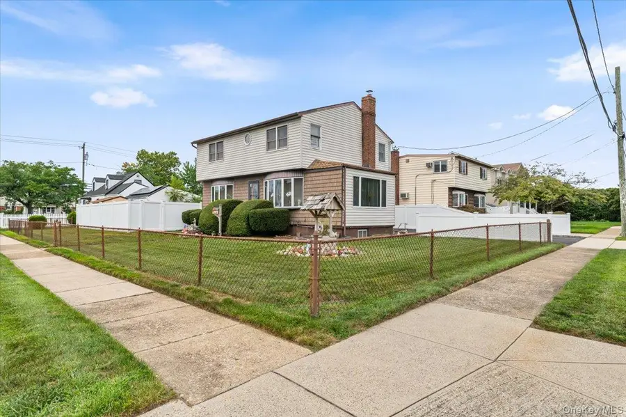 10 Enness Avenue, Bethpage, NY 11714 - #2