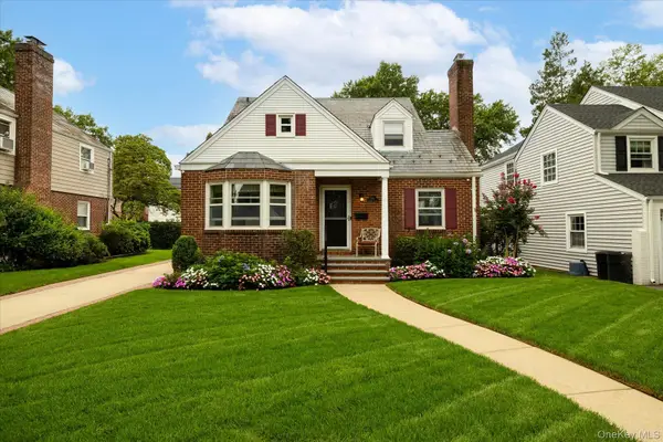 146 Beverly Avenue, Floral Park, NY 11001