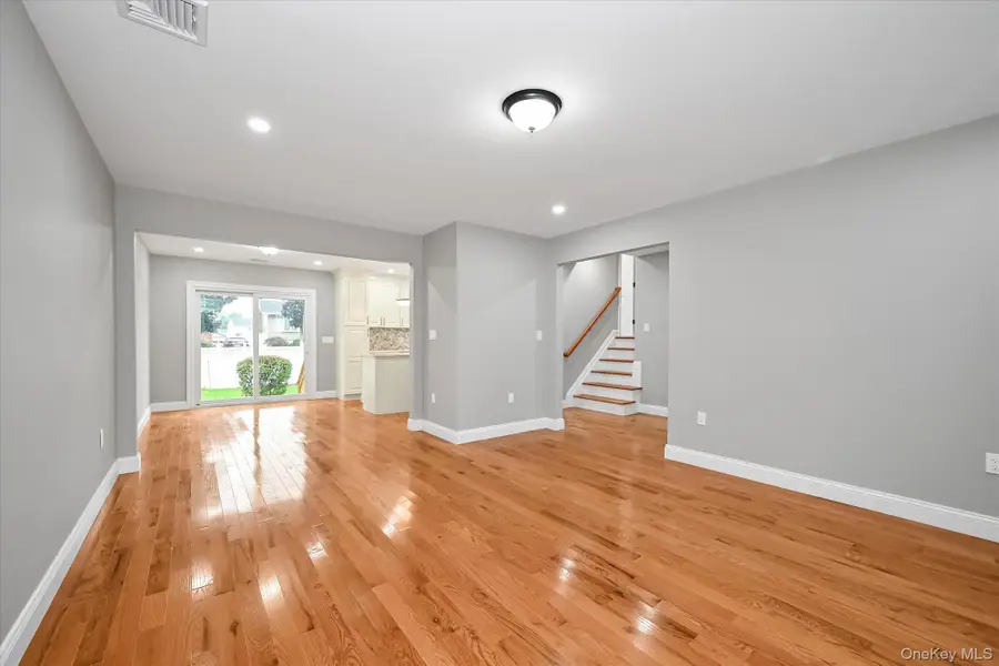 226 Vincent Drive, East Meadow, NY 11554 - #3