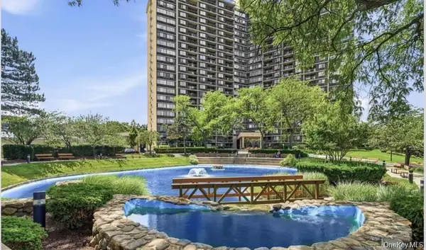 1 Bay Club Drive #16H, Bayside, NY 11360