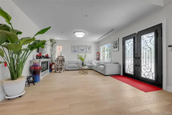 Address Withheld By Seller, Queens Village, NY 11427