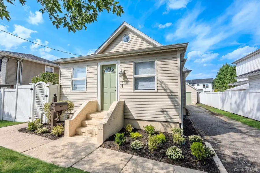 31 Cherry Avenue, Bethpage, NY 11714 - #2