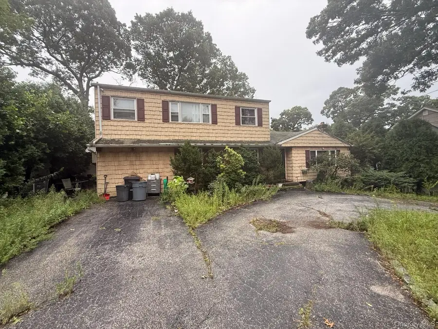 18 Brentwood Avenue, Farmingville, NY 11738 - #2