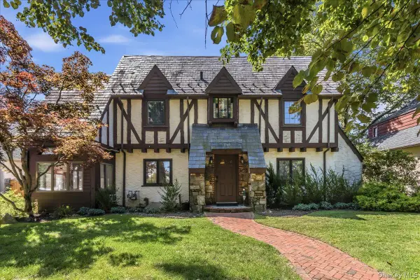 340 Princeton Road, Rockville Centre, NY 11570