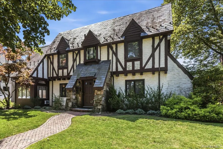 340 Princeton Road, Rockville Centre, NY 11570 - #2