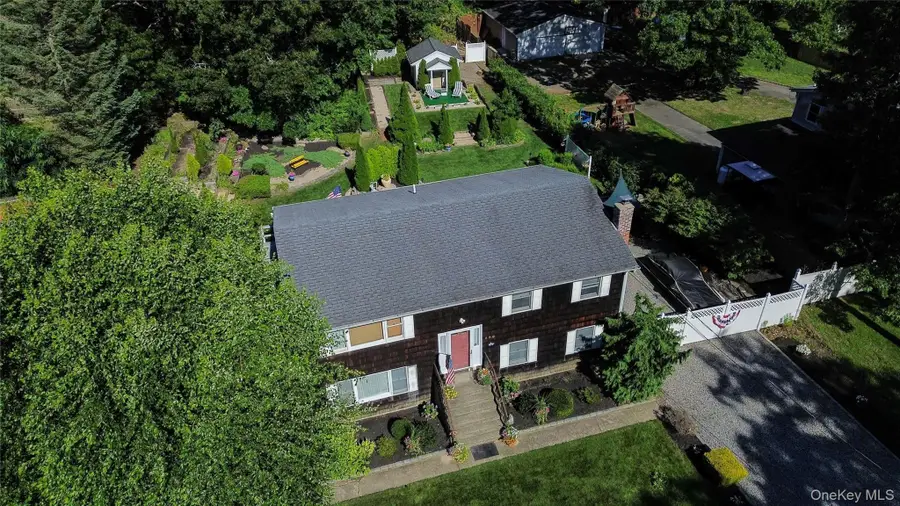 530 Boxwood Drive, Shirley, NY 11967 - #2