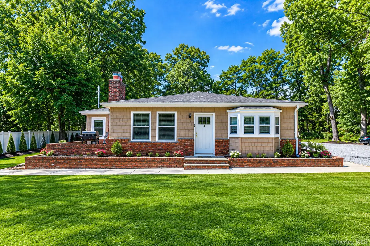 4 Sunny Road, Saint James, NY 11780 - #1