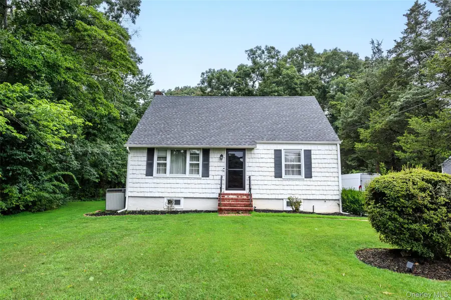 99 Warner Road, Huntington, NY 11743 - #3