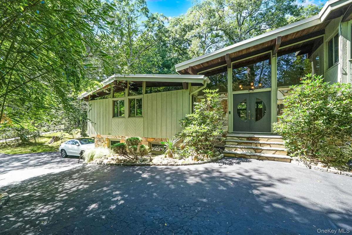 Address Withheld By Seller, Smithtown, NY 11787 - #1