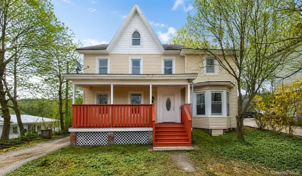 8 Smith Clove Road, Central Valley, NY 10917