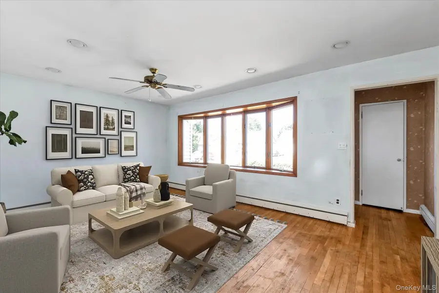 3636 Farmranch Road S, Bethpage, NY 11714 - #2