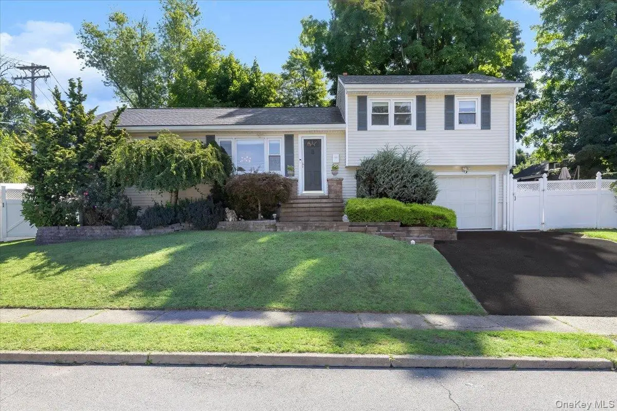 8 Foxwood Avenue, Suffern, NY 10901 - #1
