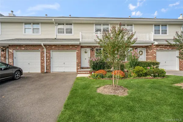 15 Springfield Circle #1, Central Islip, NY 11722