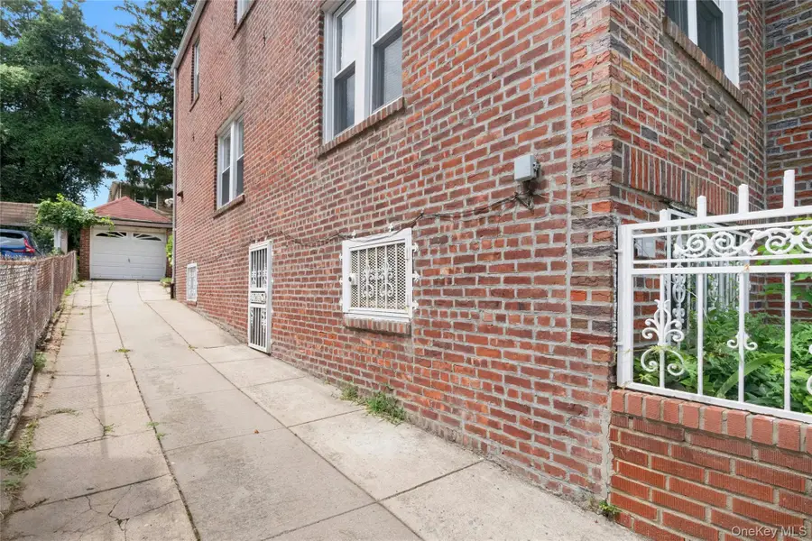 4041 Duryea Avenue, Bronx, NY 10466 - #2