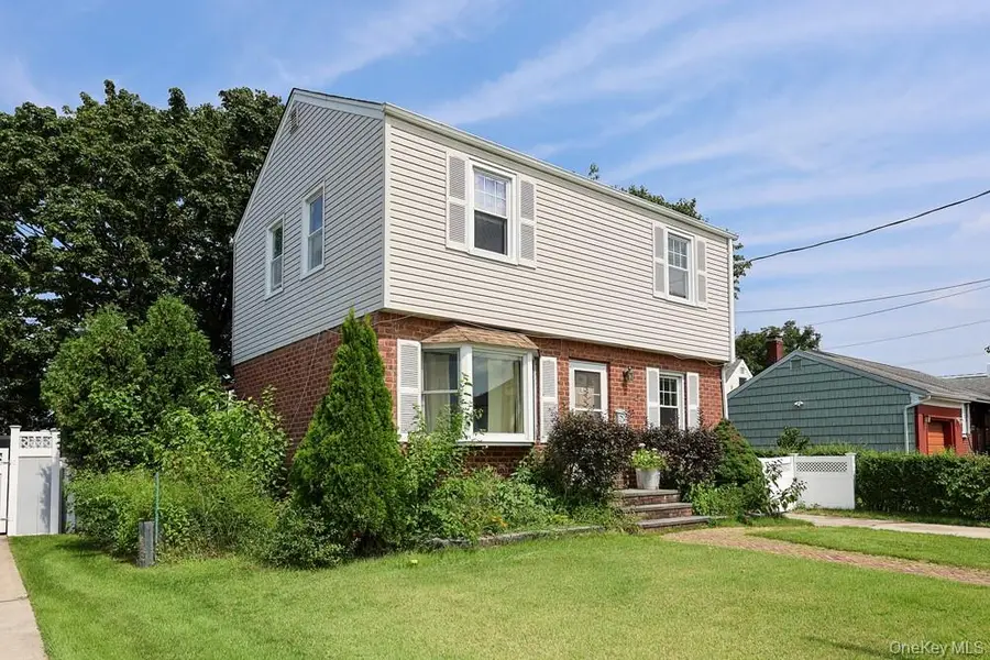 494 Sally Road, Mineola, NY 11501 - #2