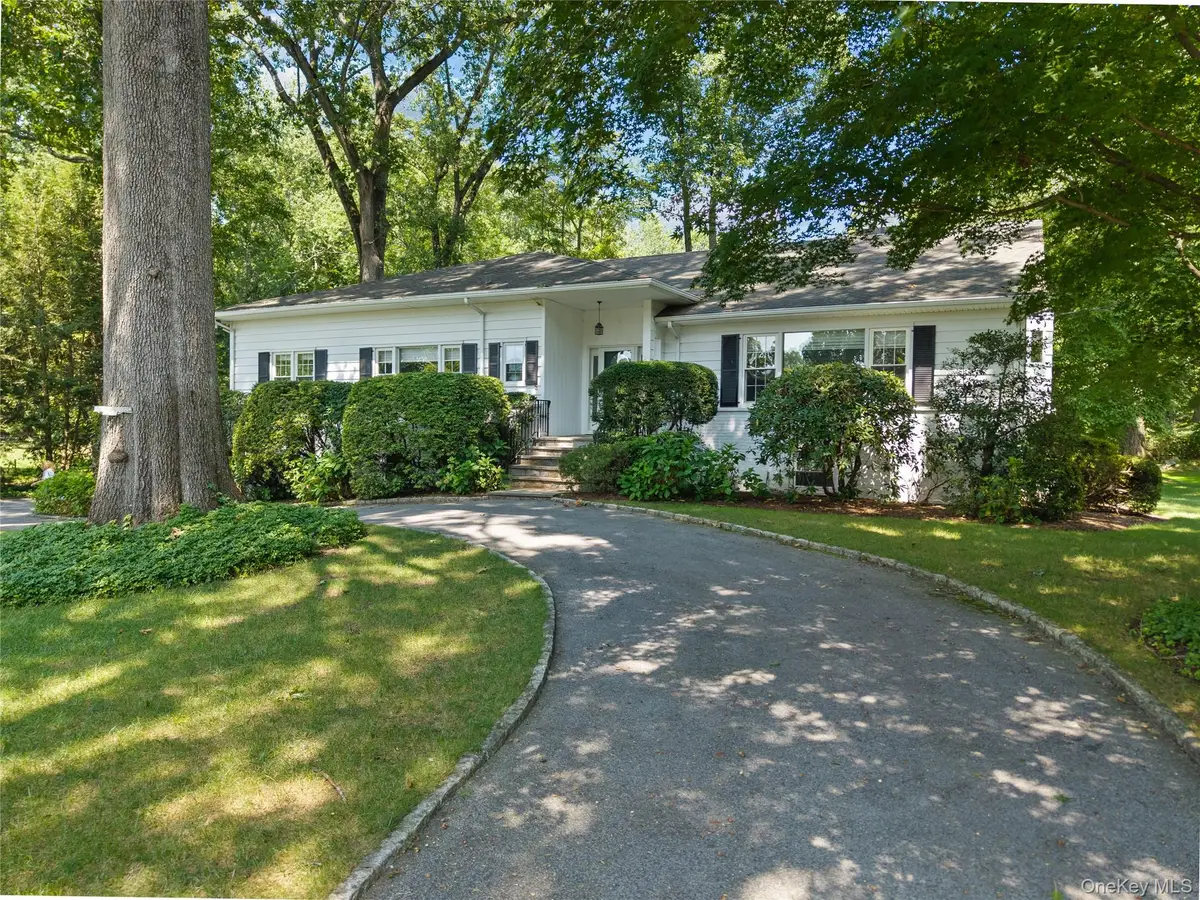 21 Iroquois Trail, Harrison, NY 10528 - #1