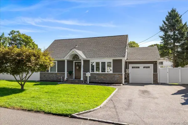 308 Mccall Avenue, West Islip, NY 11795