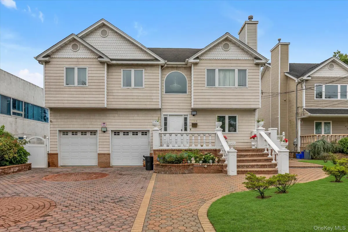 433 Atlantic Avenue, Freeport, NY 11520 - #1