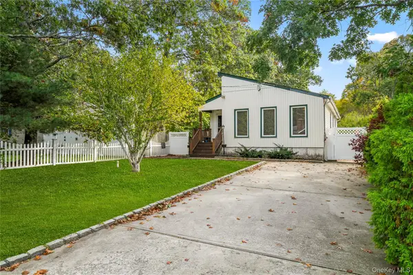26 Dawn Drive, Shirley, NY 11967
