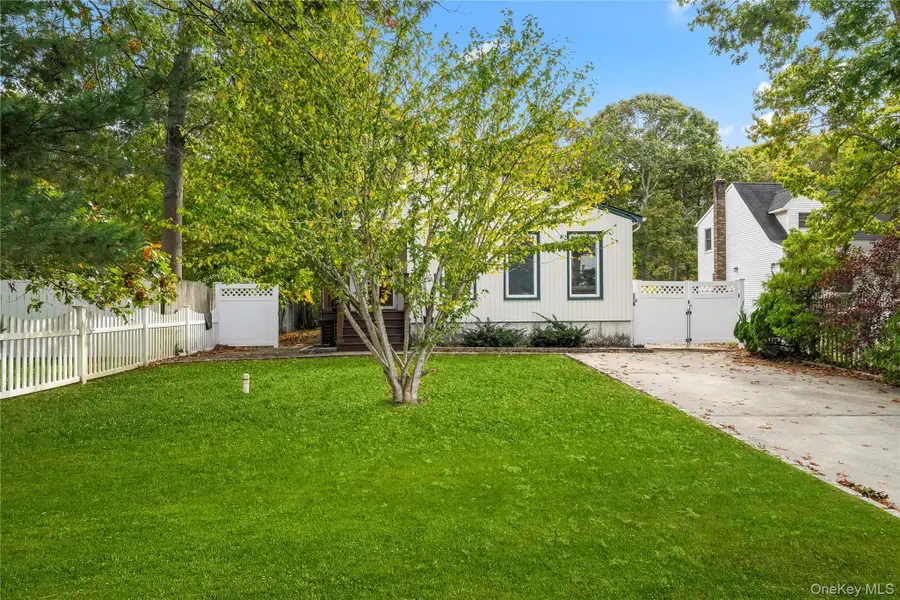 26 Dawn Drive, Shirley, NY 11967 - #2