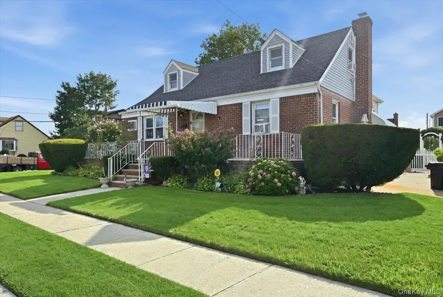 81 Franklin Street, Elmont, NY 11003 - #3