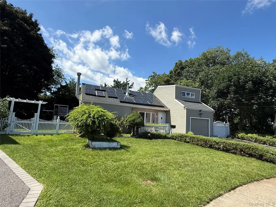 4 Sandy Court, Deer Park, NY 11729 - #3