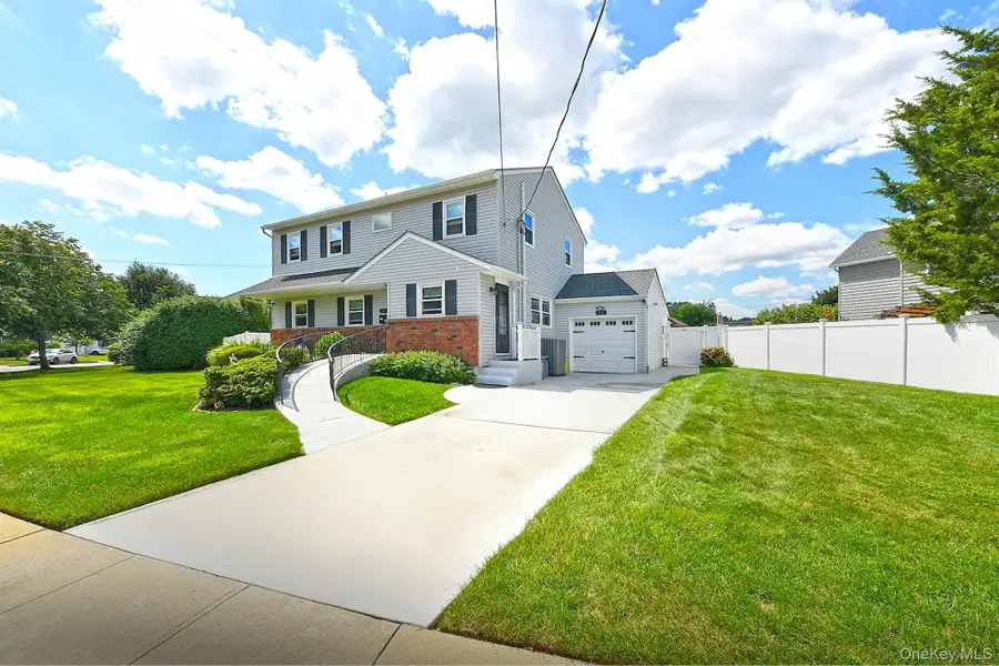 63 Michele Terrace, Massapequa Park, NY 11762 - #2
