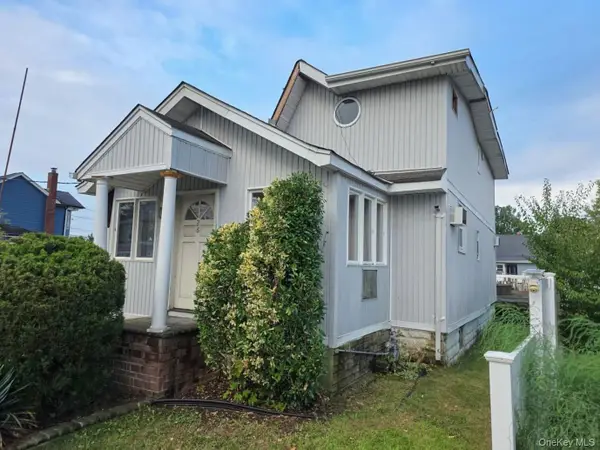 26 Gordon Place, Freeport, NY 11520