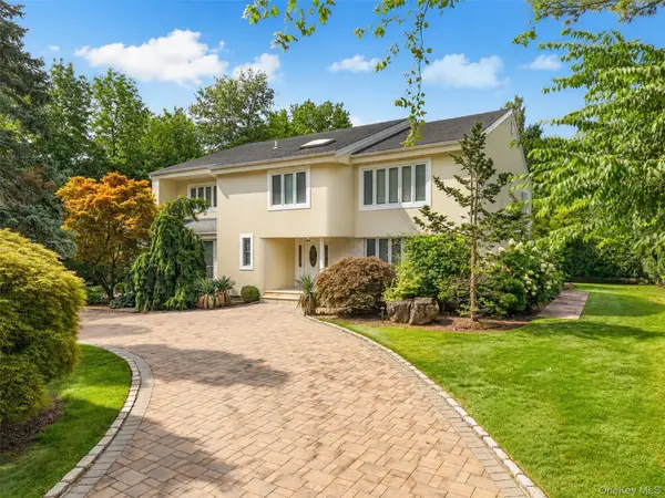 40 Bristol Drive, Manhasset, NY 11030